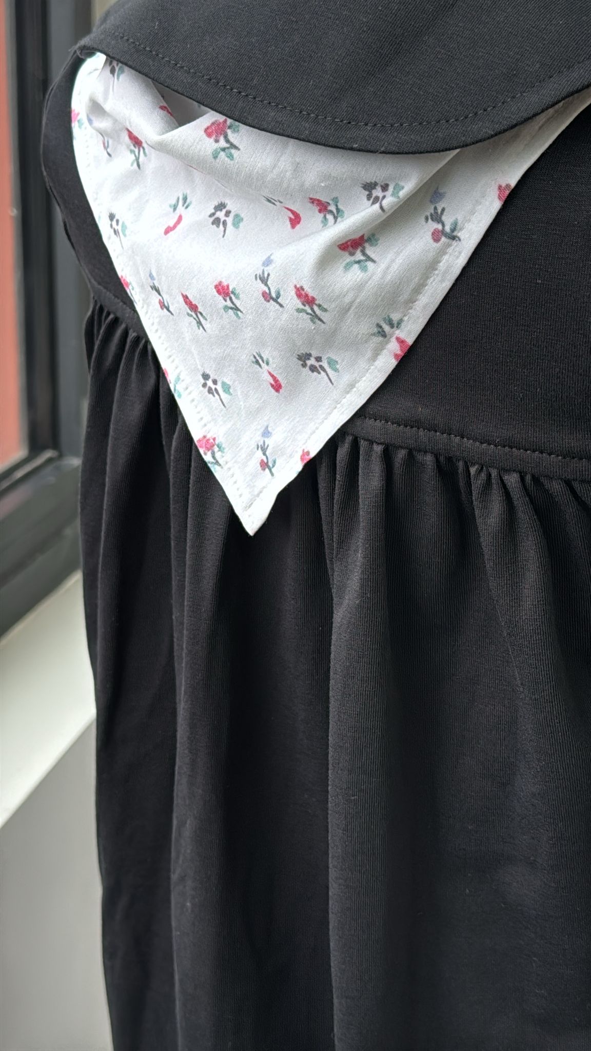 Maxi black dress with Kerchief